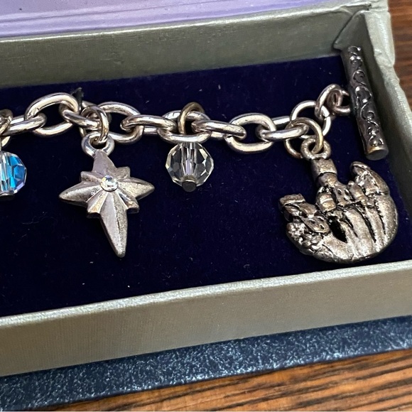 Christmas Nativity 7 Charm Bracelet Silvertone 6 Beads 7.5" Toggle Closure Jesus - Picture 7 of 10